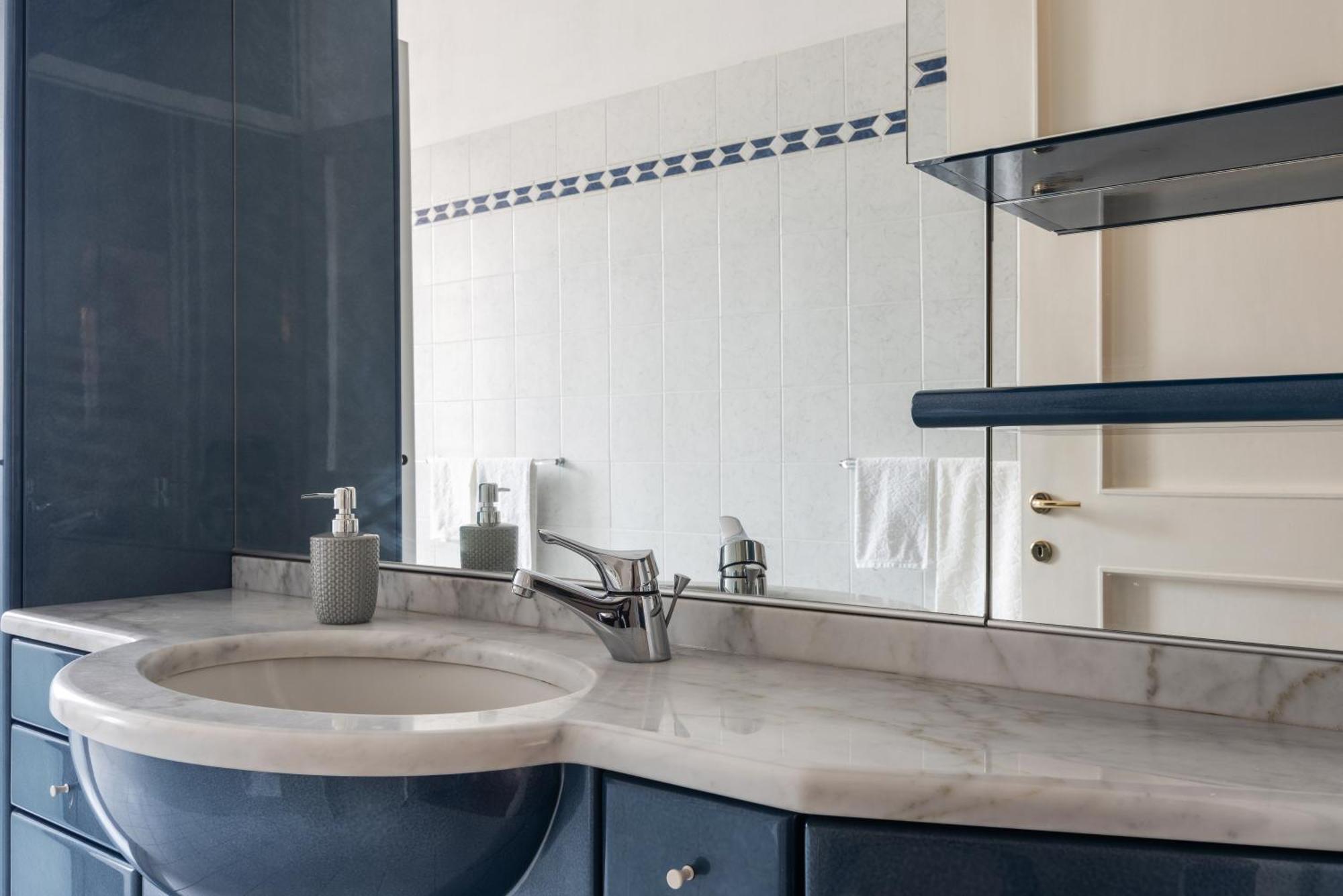 Apartamento Il Bilocale Con Terrazzo Dei Marchesi Milán Exterior foto